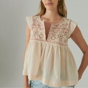 Lucky Brand Embroidered Flutter Sleeve Top medium